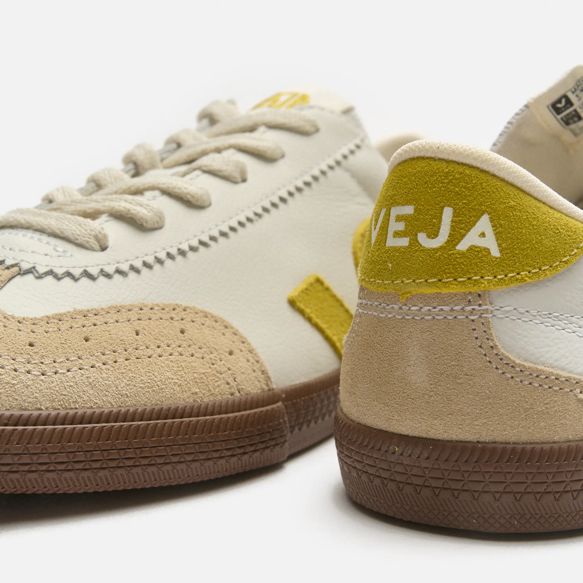 Veja Volley O.T. Leather Sneaker White/Liquor/Bark