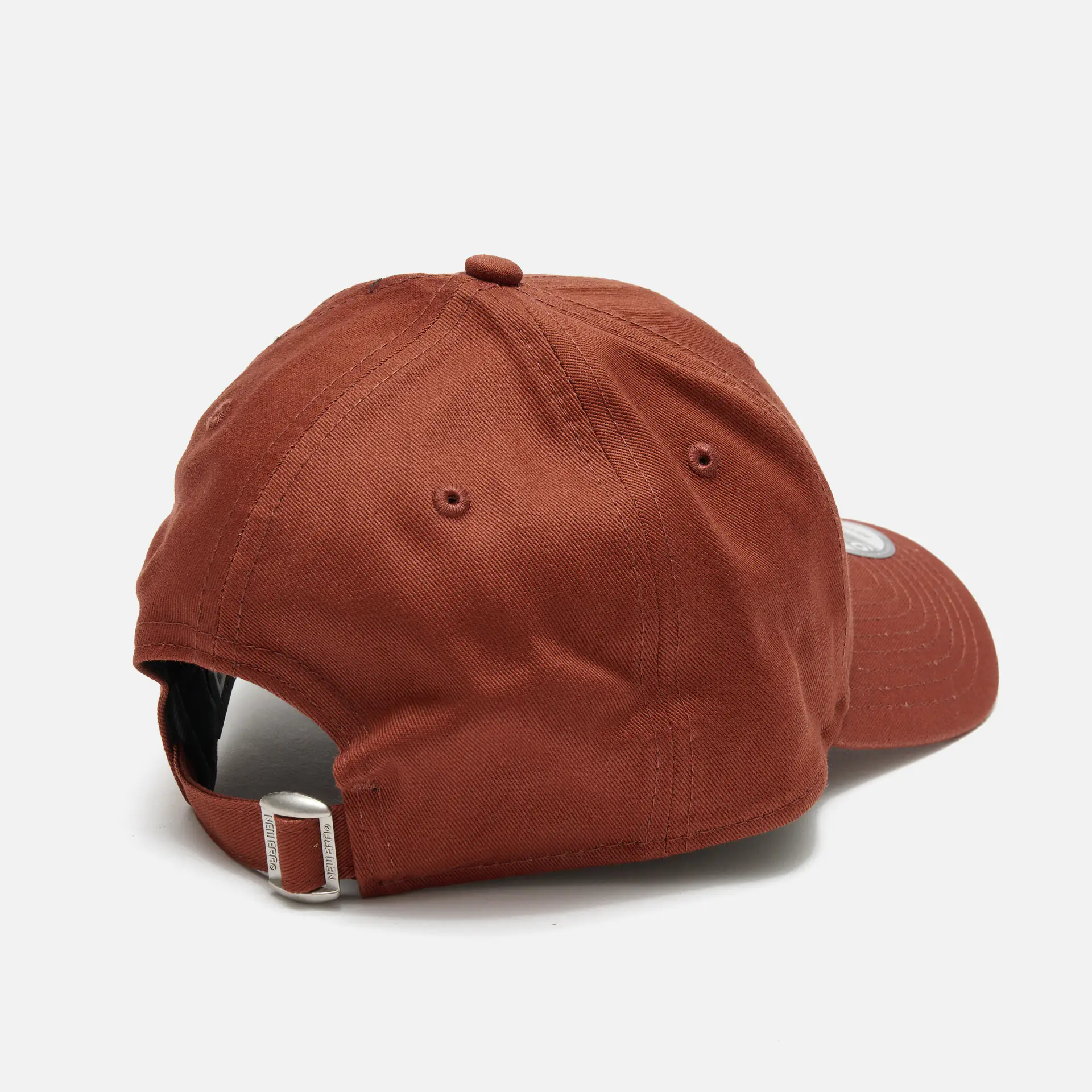 New Era MLB Chicago White Sox League Essential 9Forty Strapback Cap WBASTN