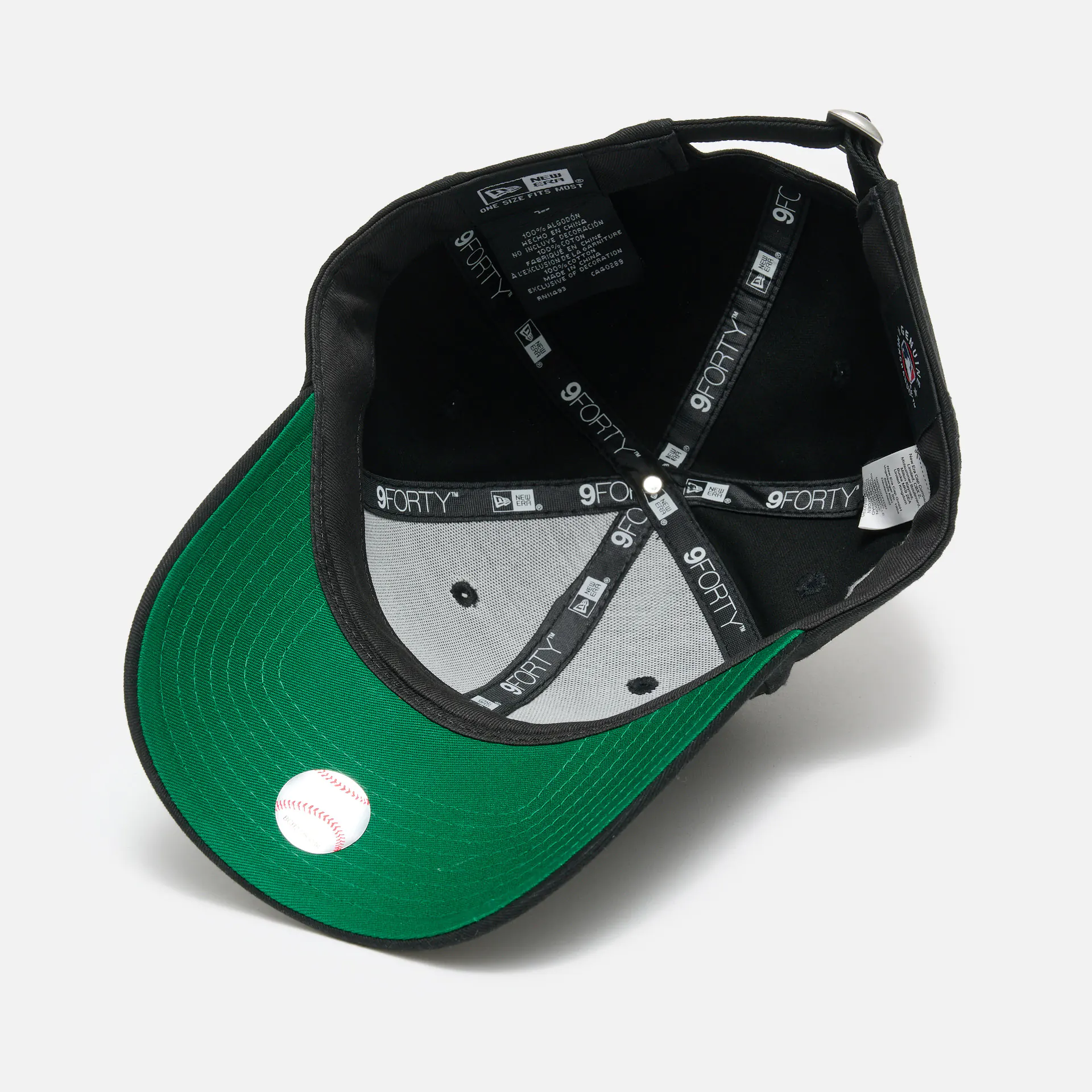 New Era MLB Chicago White Sox Team Side Patch 9Forty Strapback Cap Black BLKWHI